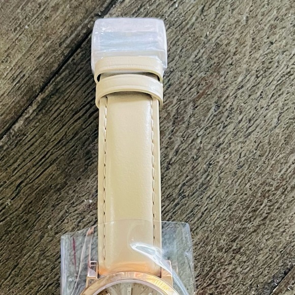 NEW Burberry Womens Leather Strap Watch BU9131 - Picture 12 of 13